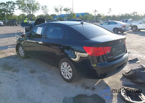 2013 Kia Forte Lx z USA, uszkodzony, nr VIN KNAFT4A2XD5672159